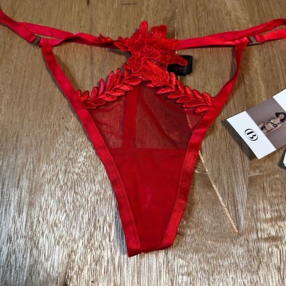 Bluebella Red Lace Trimmed Mesh Bra Thong Lingerie Set Womens Size L - Picture 8 of 12